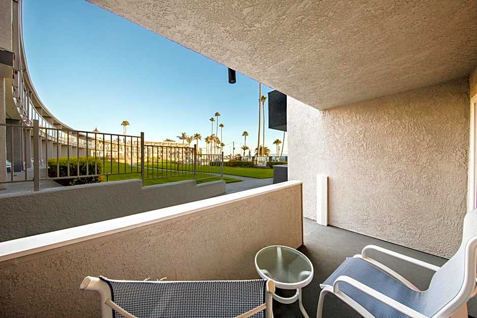 The Seacrest Oceanfront Hotel