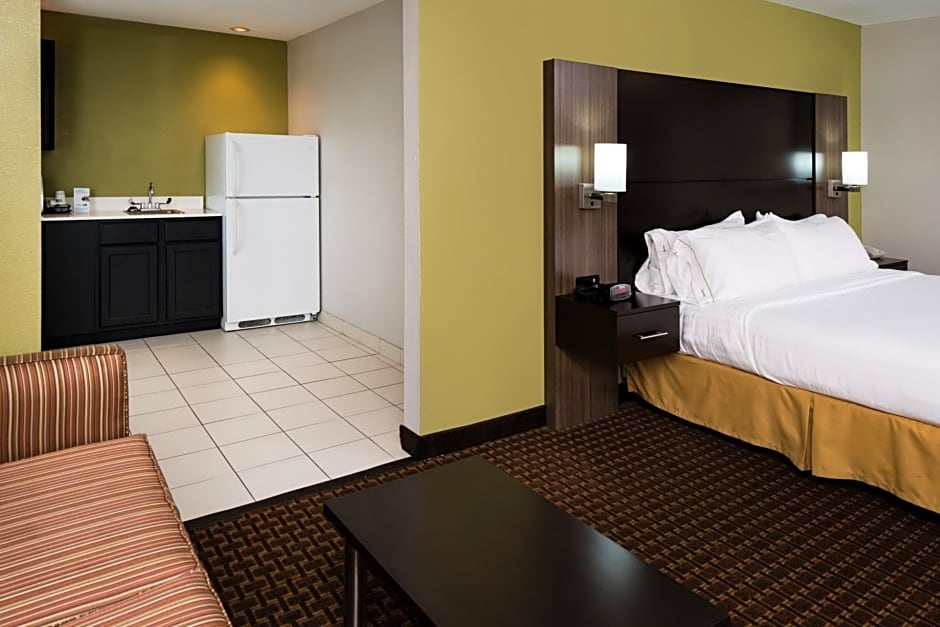 Holiday Inn Express Hotel & Suites Bucyrus