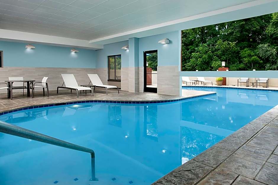 Holiday Inn Express & Suites Knoxville-Clinton By IHG
