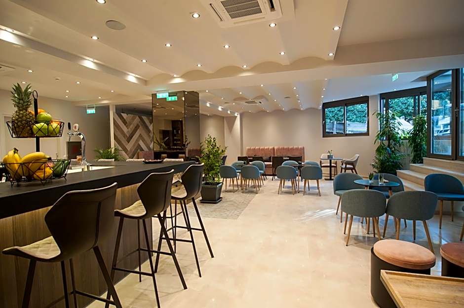 Athens Platinum Rooms and Suites