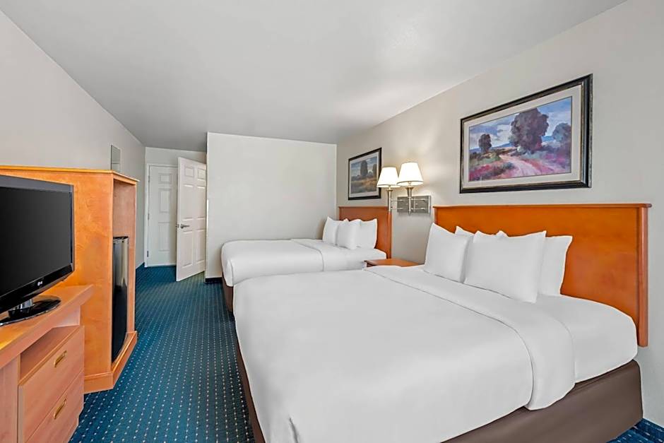 Comfort Inn & Suites Salinas City Center Area