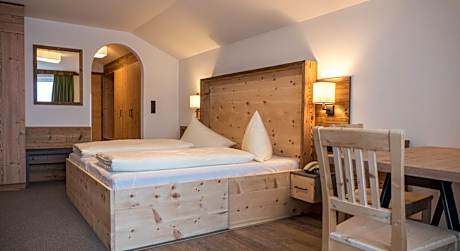 One-Bedroom Apartment with Balcony