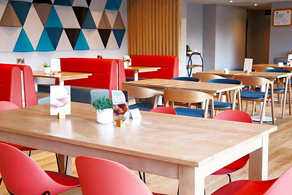 Holiday Inn Express Chester Racecourse By IHG