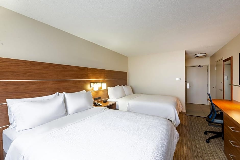 Holiday Inn Express Cleveland - Vermilion