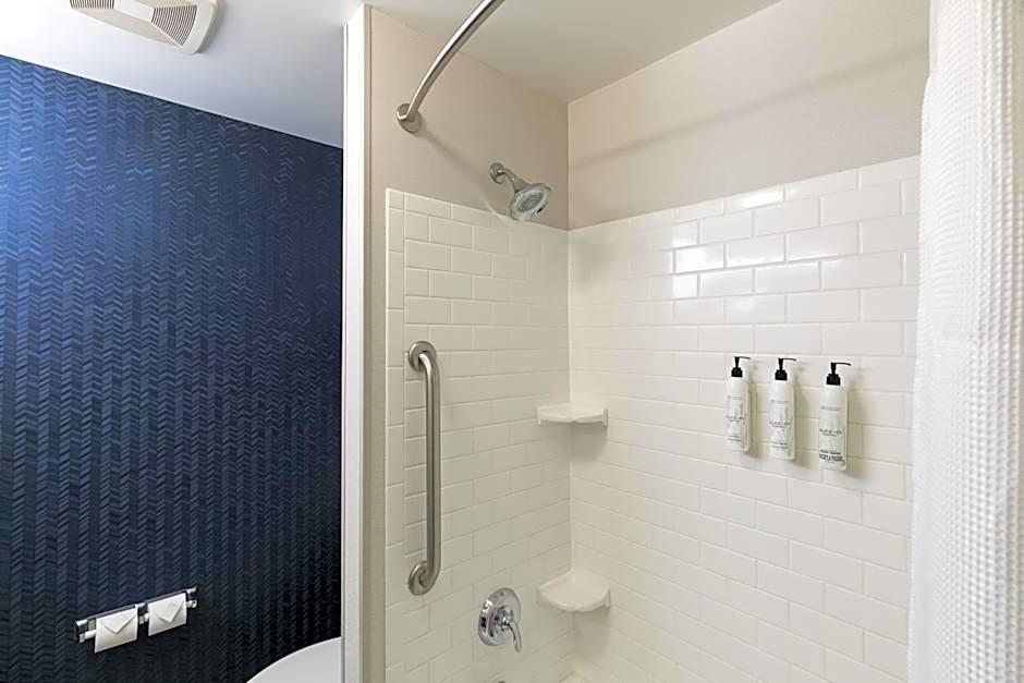 Fairfield Inn & Suites by Marriott Milwaukee Airport