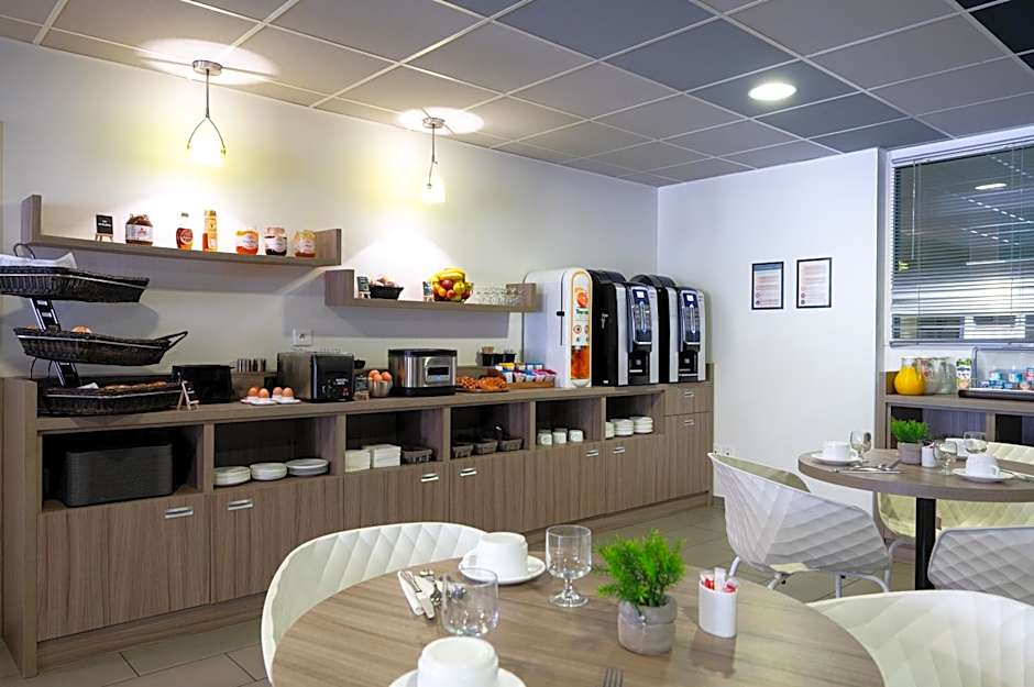 Nemea Appart Hotel Quai Victor Tours Centre