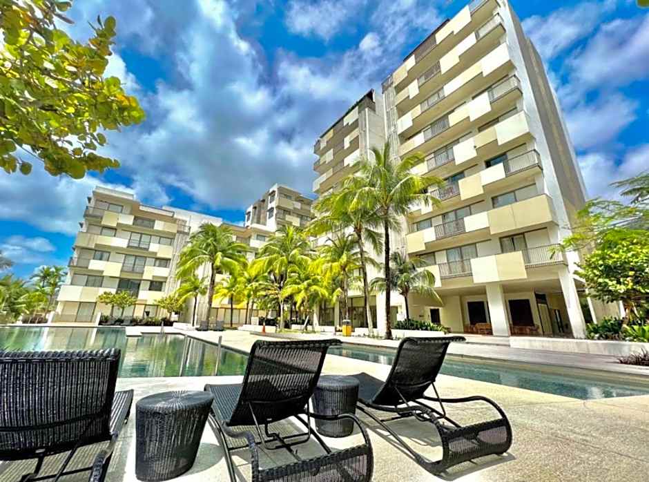 By The Sea Cozy Beachfront Home Side Seaview333A