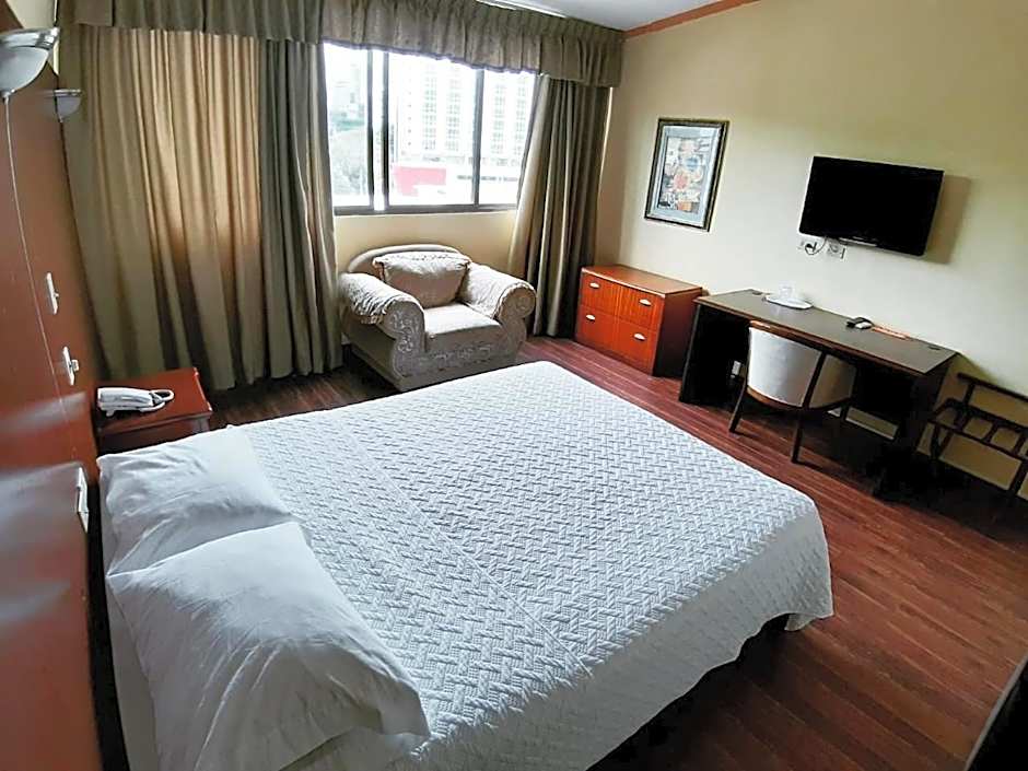Cresta Inn