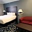 Days Inn & Suites by Wyndham Cleburne TX