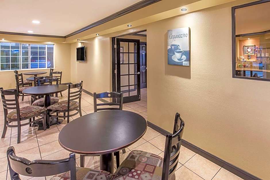 Ramada by Wyndham Ontario