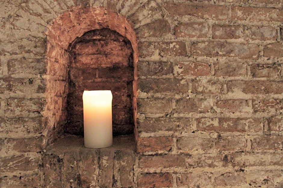 Top-notch apartment along canal in historic centre