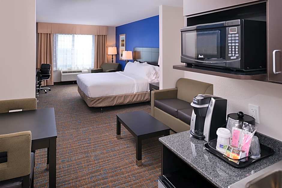 Holiday Inn Express & Suites Bakersfield Airport By IHG