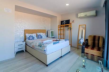 Standard Triple Room with Sea View