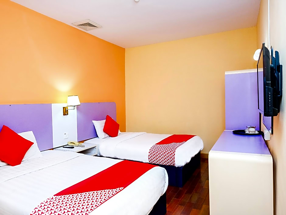 OYO 546 Grand City Hotel