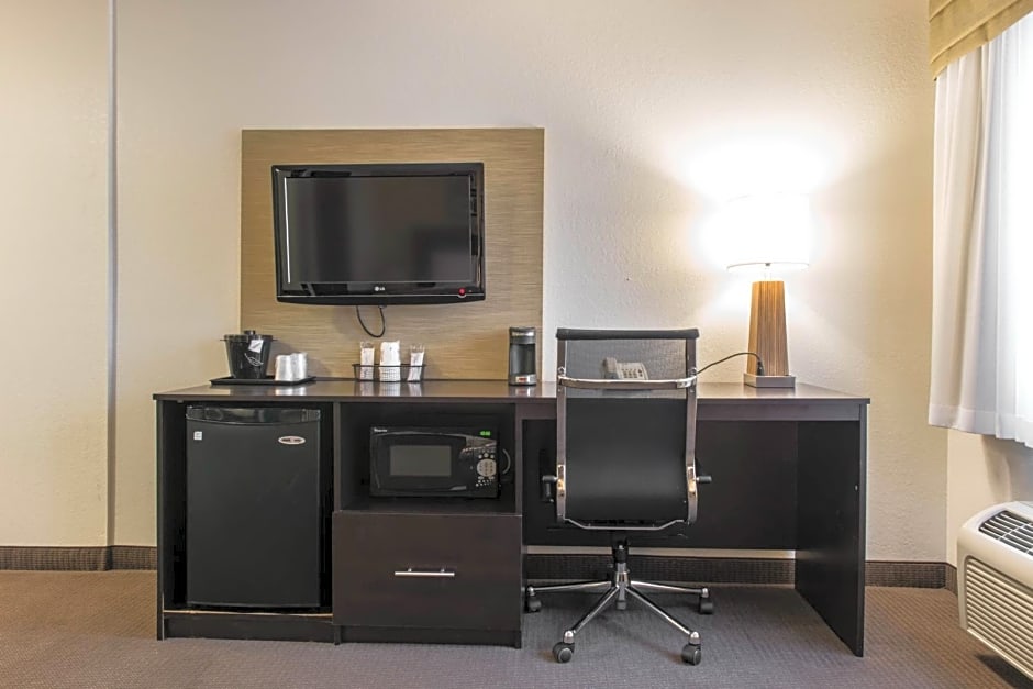 Mainstay Suites Pittsburgh Airport