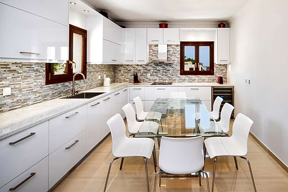 Santorinn Suites Fira