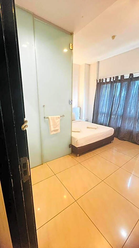 Coastline Hotel