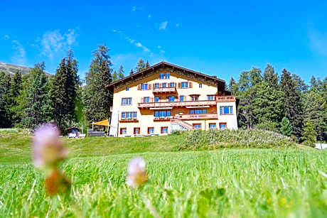 Hotel Chesa Spuondas