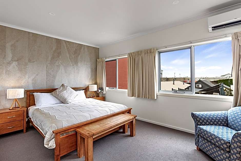 Captains at the Bay Bed & Breakfast