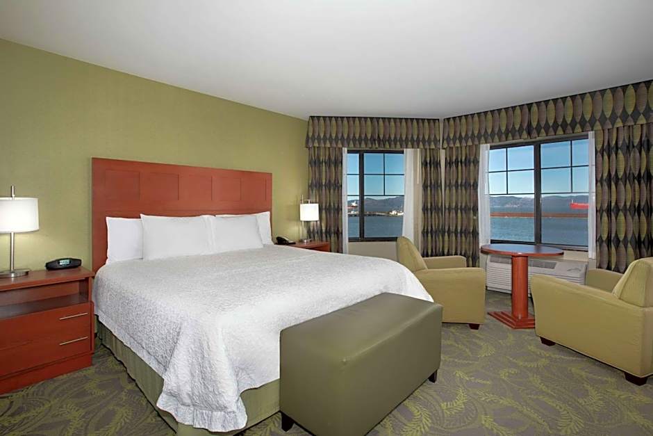Hampton Inn By Hilton & Suites Astoria, Or