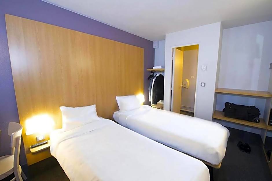 Kyriad Direct Poitiers - Gare du Futuroscope