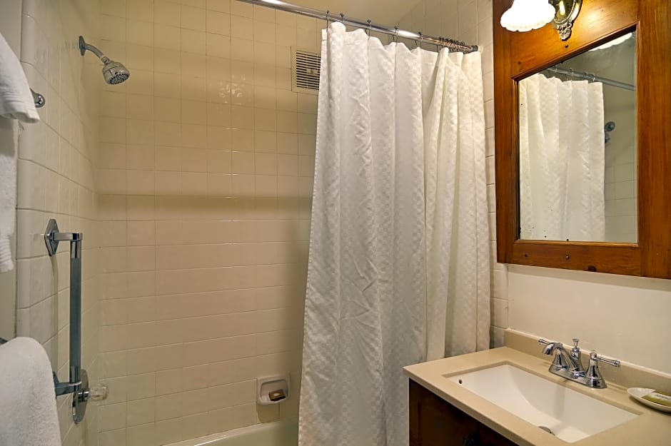 Babbling Brook Inn