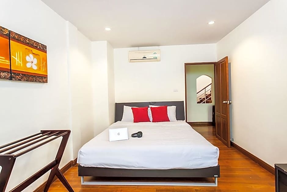 Large sea view house in Kata, Big Buddha views