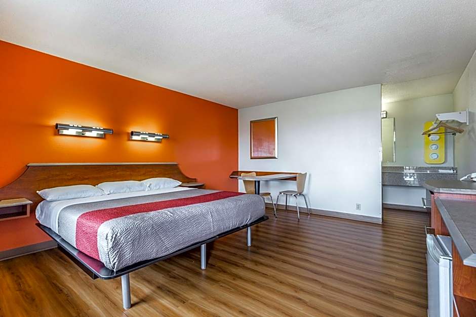 Motel 6-Mount Vernon, IL