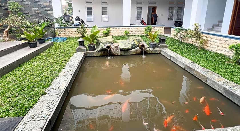 RedDoorz Syariah near Alun Alun Wonosobo 4