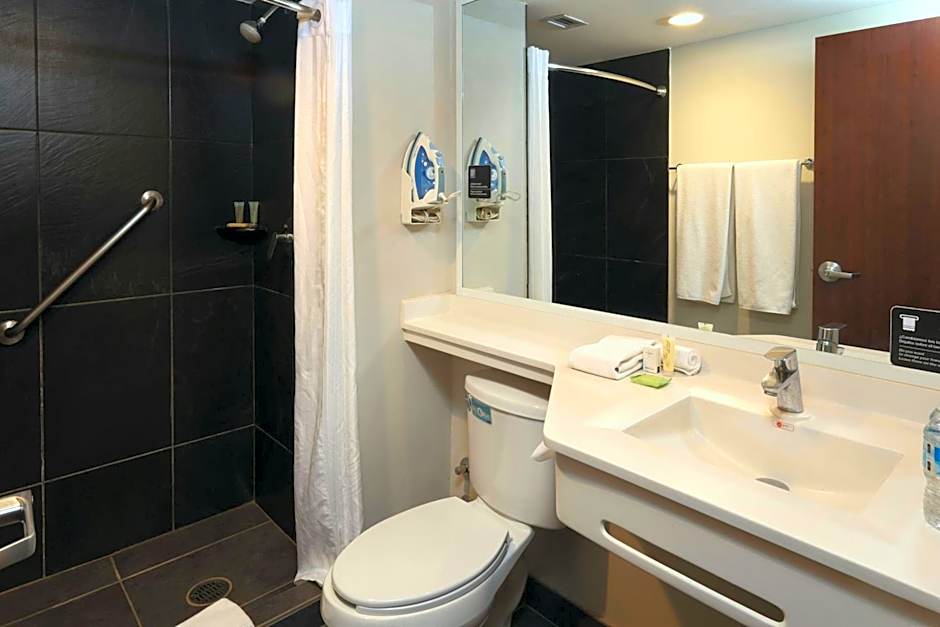 City Express Plus by Marriott Monterrey Galerias