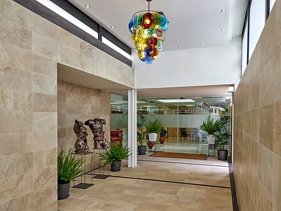 Aparthotel y Hotel Paguera Beach