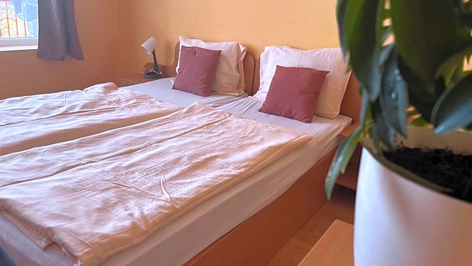 Manuela Ifjúsági Hotel