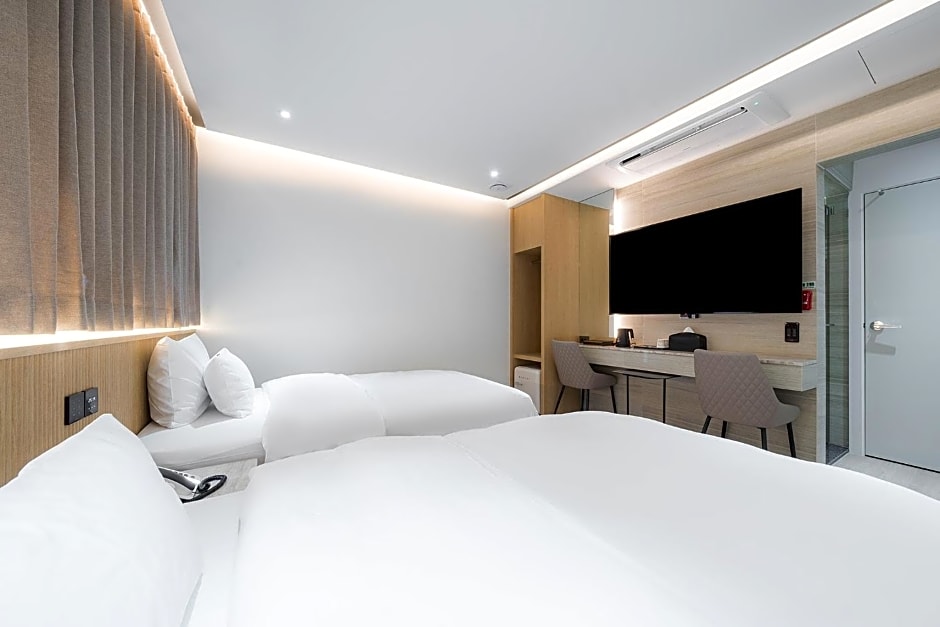 Brown Dot Hotel Pyeonghwa plaza