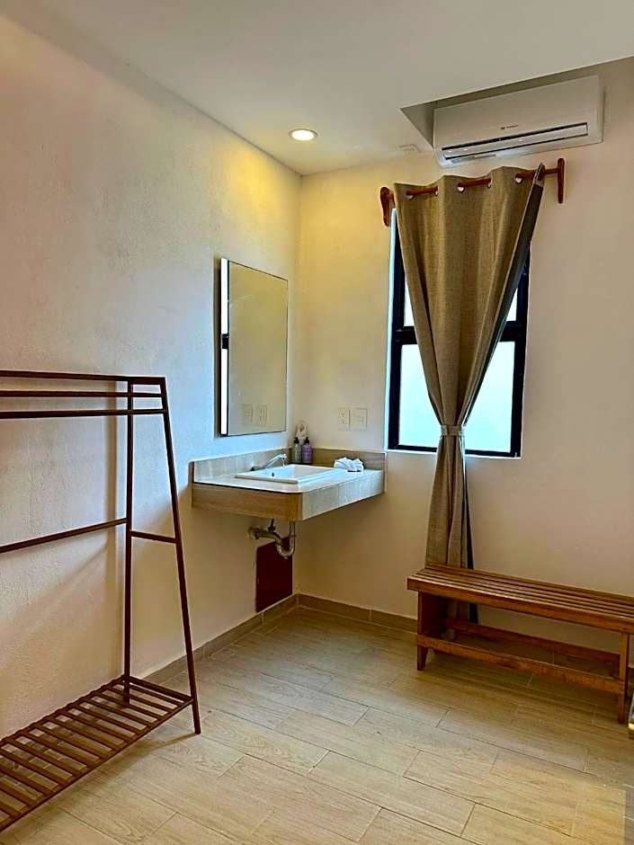 Nomads Party Hostel – Cancun, TX