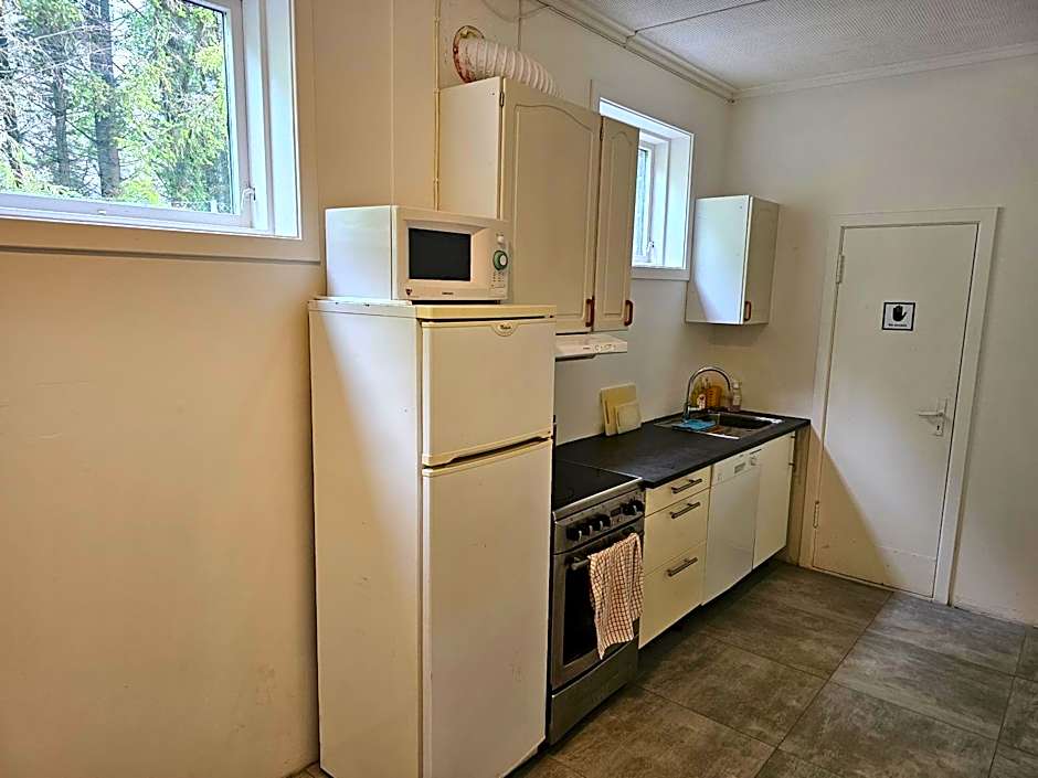 Brufjell Hostel & Parking