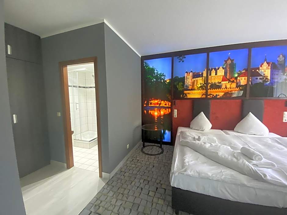 SL'otel im Parforcehaus