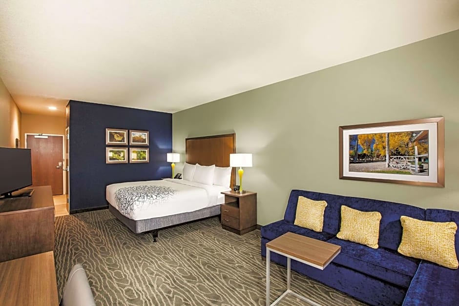 La Quinta Inn & Suites by Wyndham Wichita Northeast