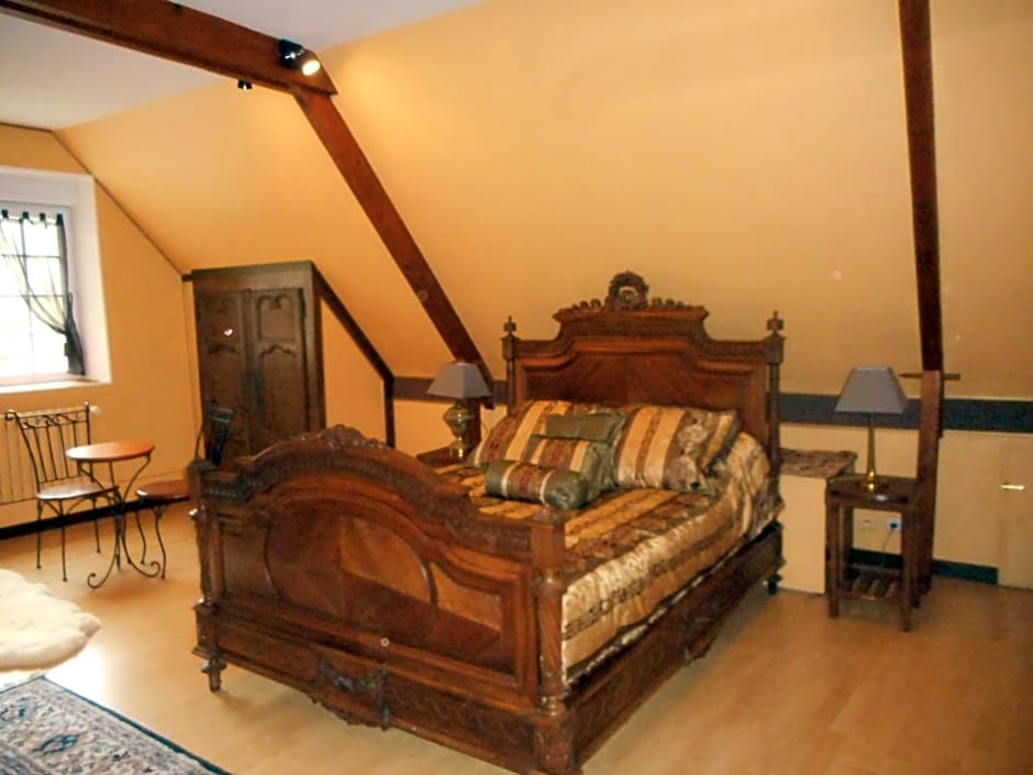 Prieure St Pierre de La Luthumiere