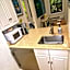 Palm Beach Paradise Walk to Beach Pool WiFi 86" TV WiFi
