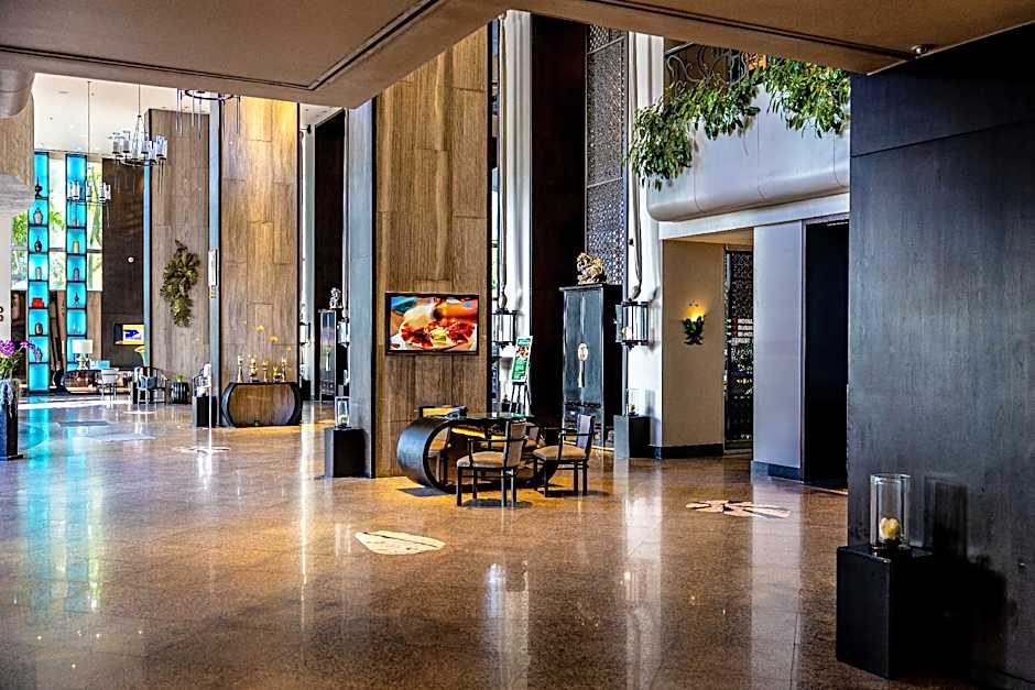 The Royal Paradise Hotel & Spa