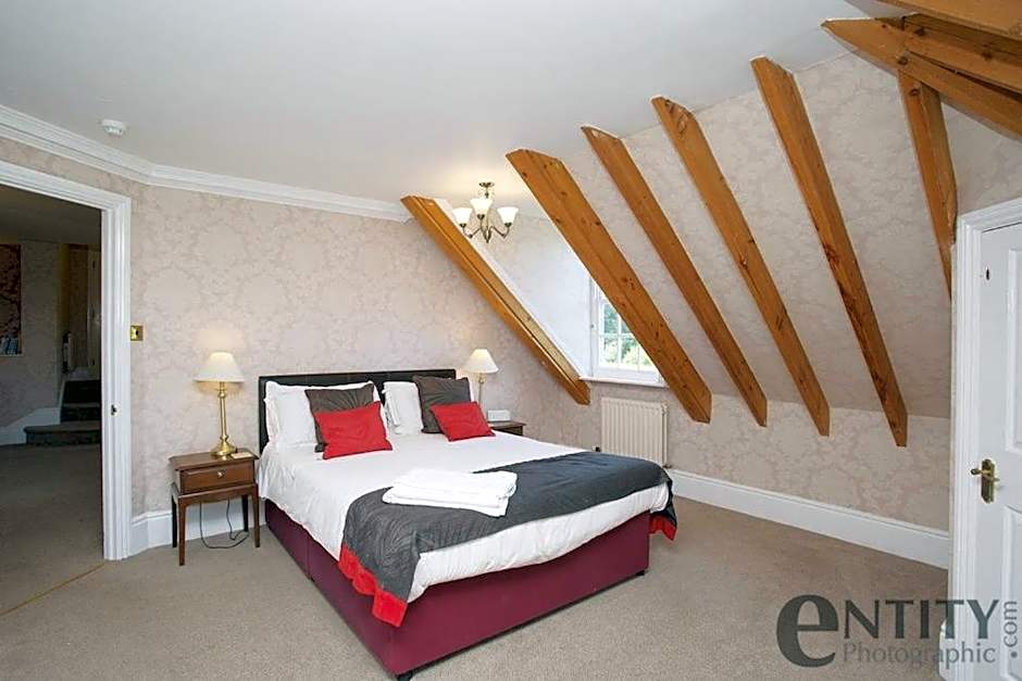 Woodlands Lodge Hotel