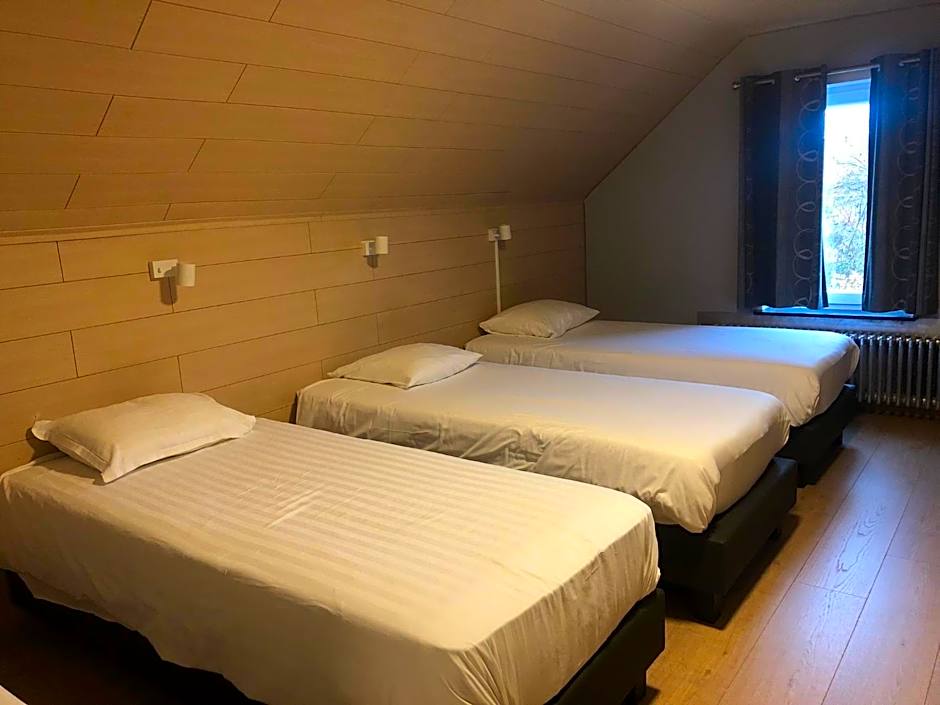 Foto 1 daripada 6 — Triple Room