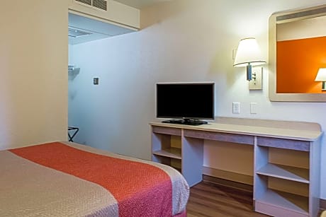 Queen Room - Disability Access