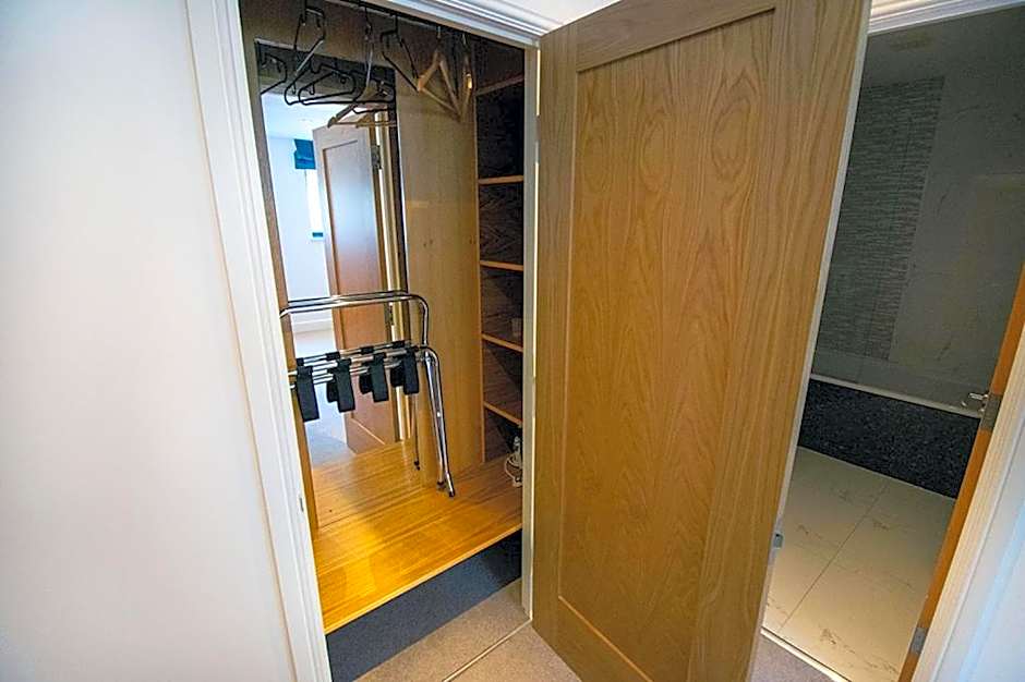 Beachcliff Rooms & Apartments