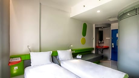 POP! Double or Twin Transit Room - 6 Hours Usage