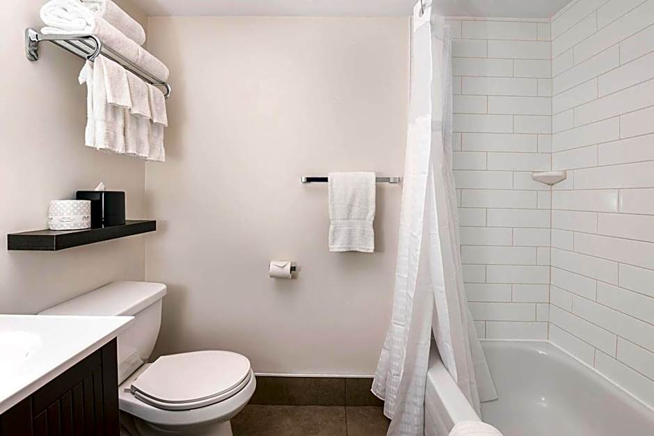 Quality Inn & Conference Centre Kingston Central