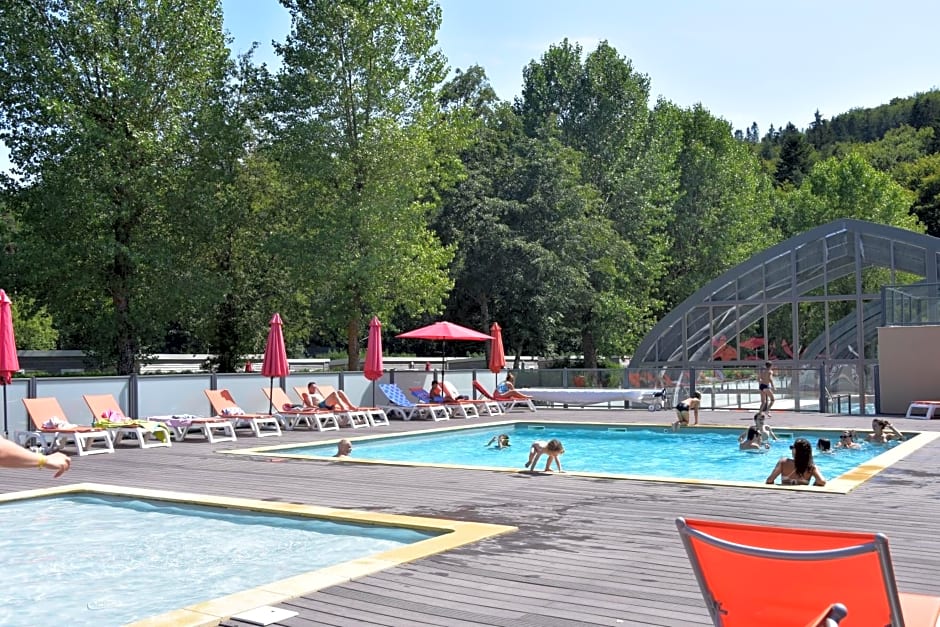 Hôtel Domaine du Lac Chambon