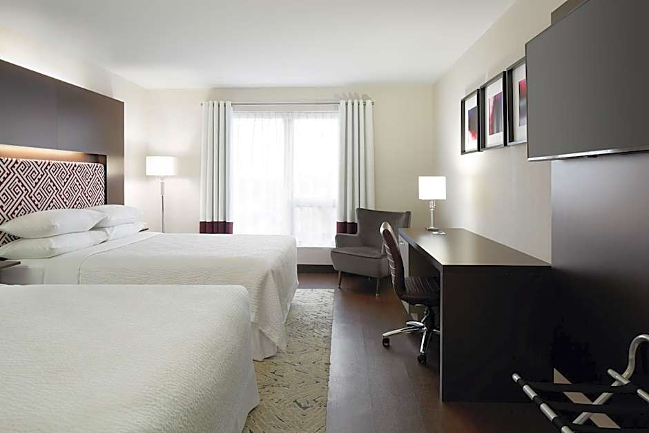 Photo 1 of 6 of Traditional 2 Queen Beds Guestroom