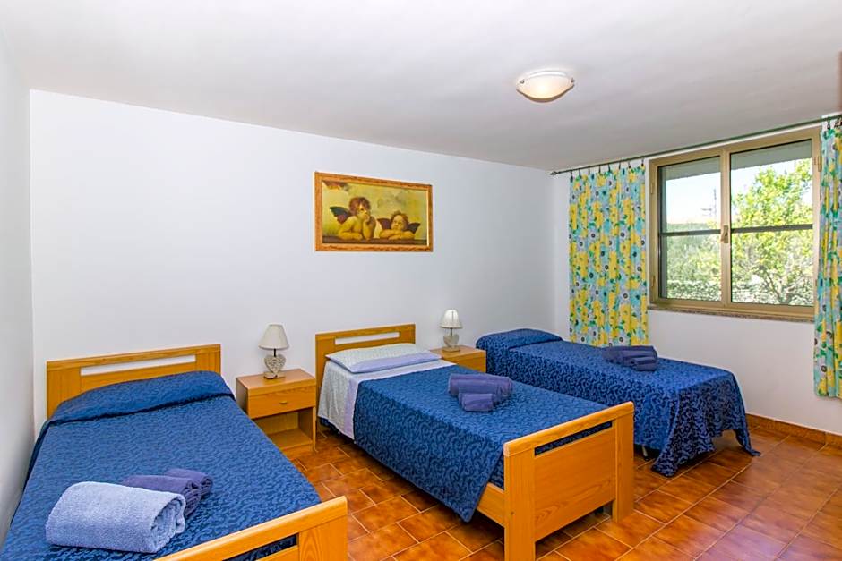 Appartamenti in Villa con ampio giardino esterno