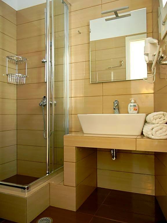 Anatoli Rooms